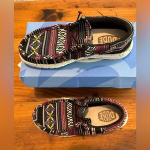 Hey Dude slip on shoes Aztec print design. Size  7 Excellent condition
